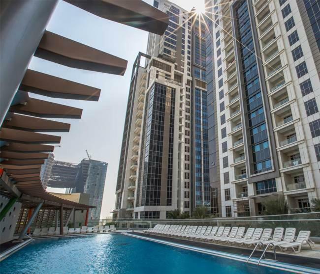 Higuests Vacation Homes - Executive Tower Dubai Luaran gambar